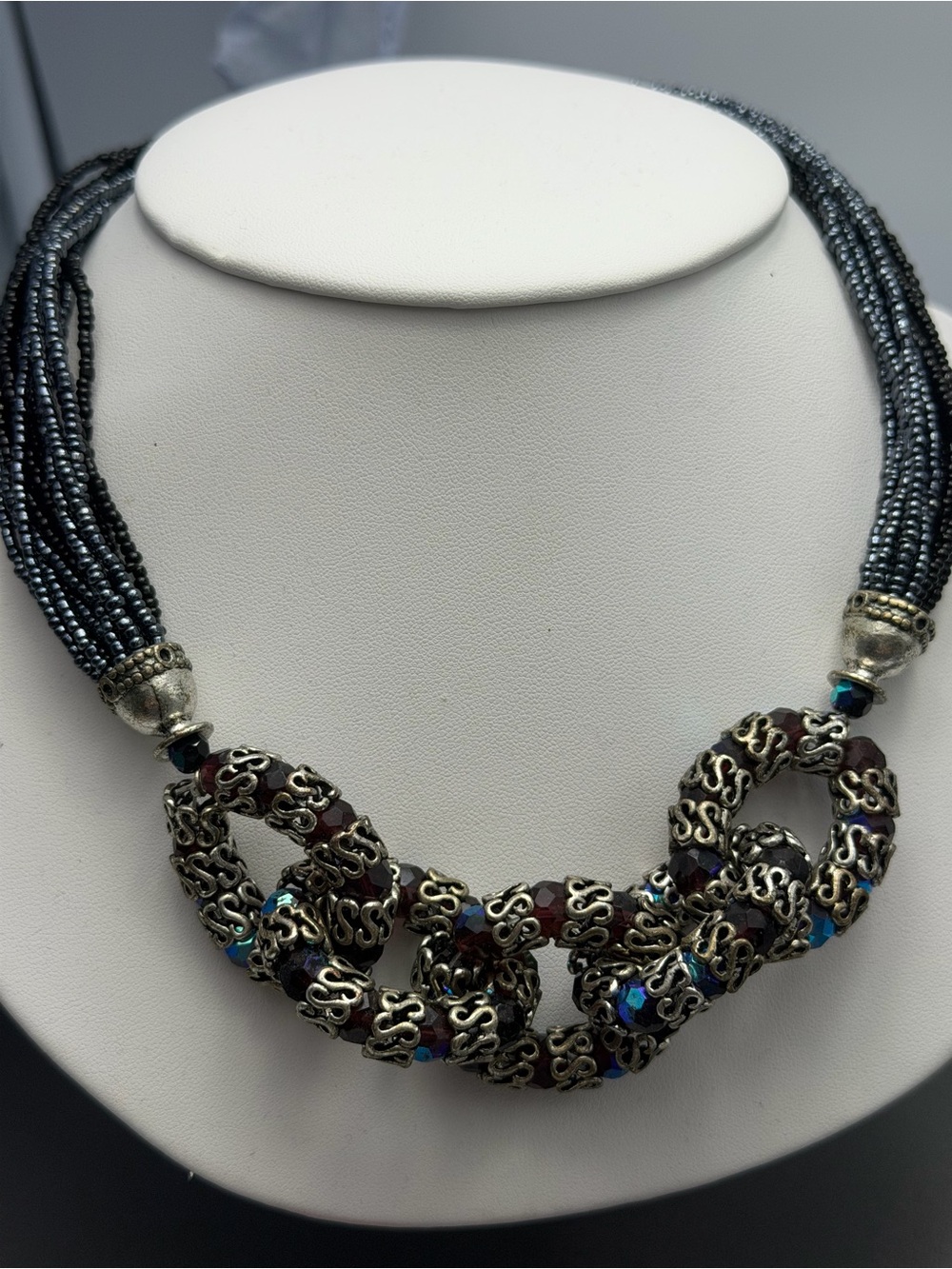 💚💚50% Black Beaded Statement Necklace with Silver-Tones